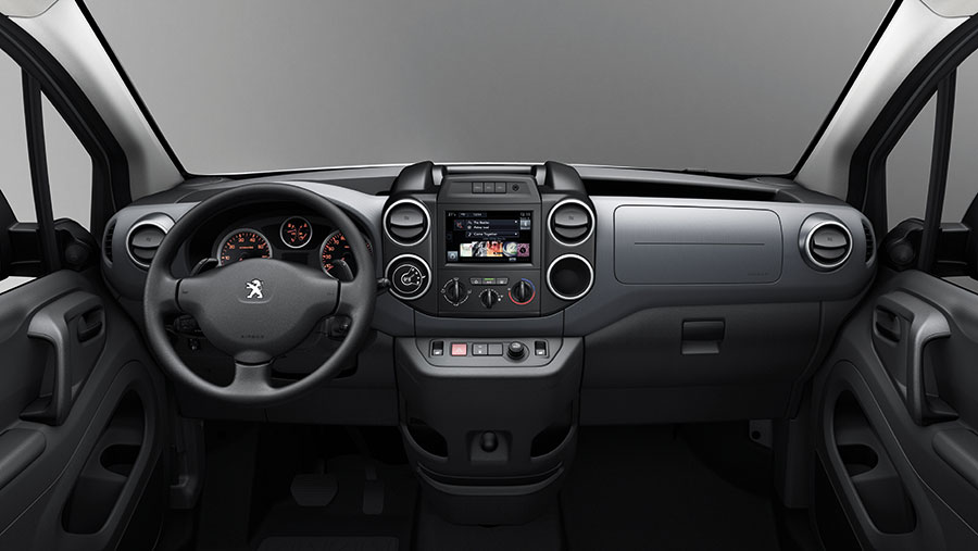 Peugeot Partner interior 