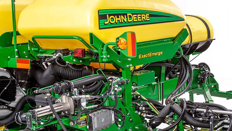 © John Deere