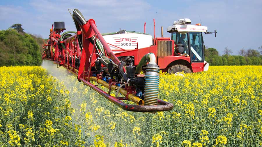 Sprayer in flowering oilseed rape