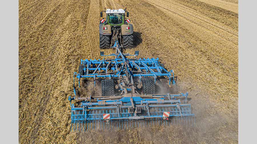 Lemken Karat 10 cultivator in field