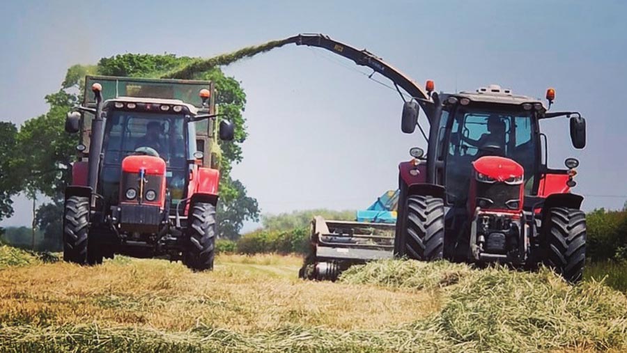 Tractor and trailer foraging