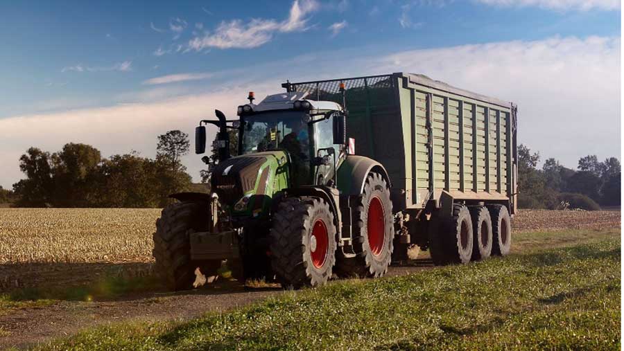 VF tyres with a hybrid tread pattern perform better on tractors towing silage trailers ©  Continental Tyre Group Ltd