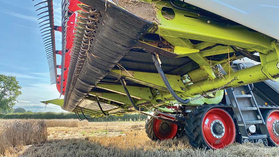 combine harvester header