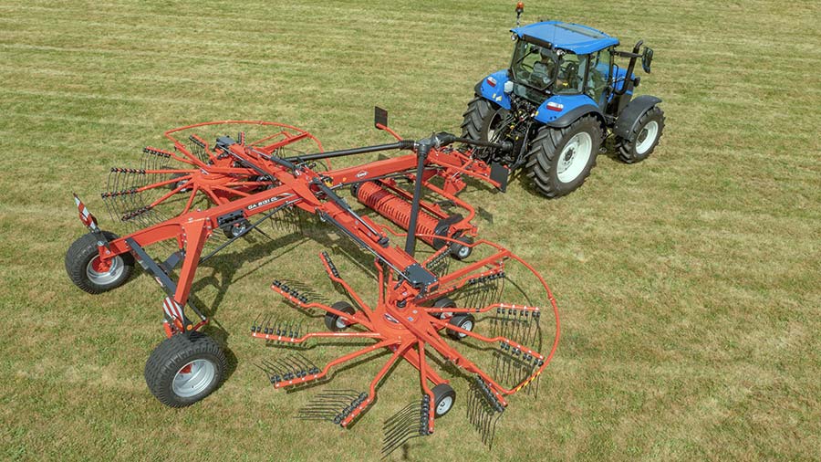 GA 8131 twin-rotor rake © Kuhn