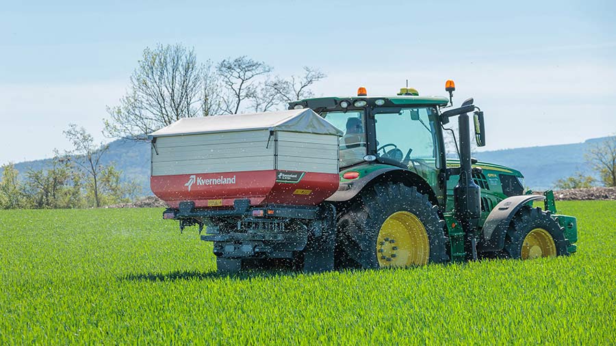 New mid-range spreader – the Kverneland Exacta CL W Pro © Kverneland