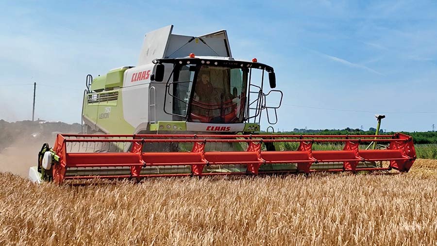 Lexion 750 combine