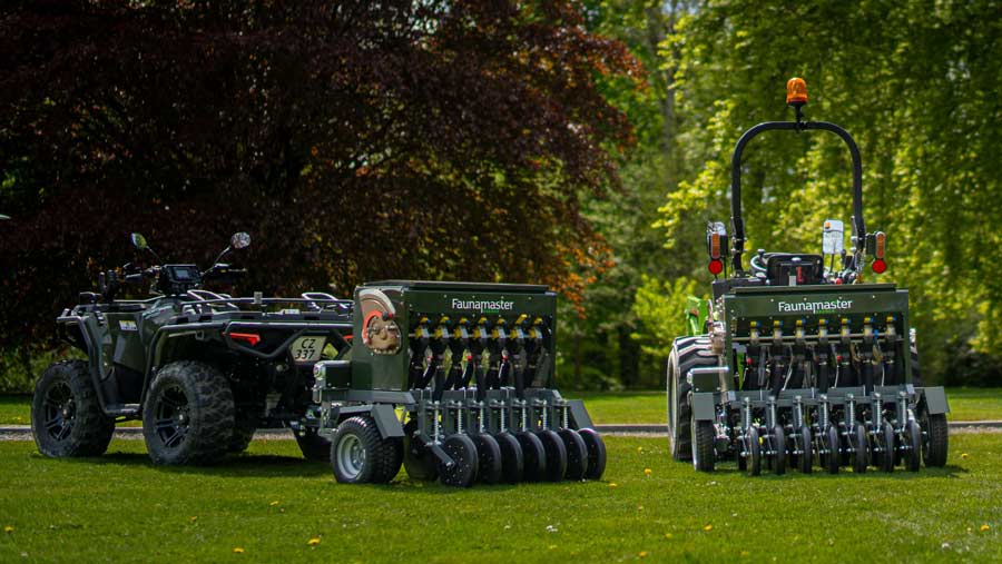 The Faunamaster seeder in trailed (left) and mounted configurations © Boss ORV