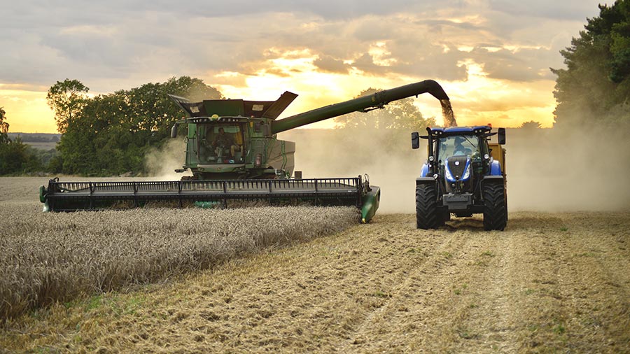 John Deere X9 S790 harvesting wheat at Locksash Farm © Edward Vears (from Harvest 2023 gallery)