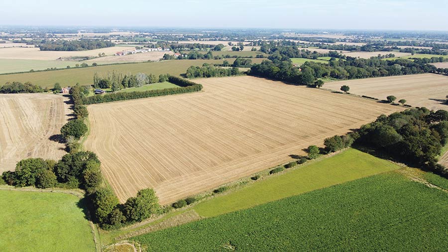 Grade 3 arable land at Athelington, near Stradbroke