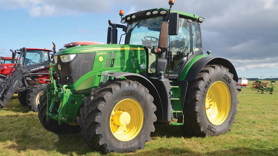 John Deere 6250R