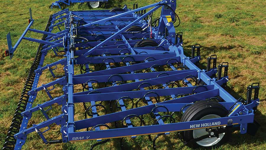 New Holland-branded Kongskilde spring tine cultivator