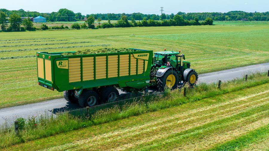 The Krone RX 400 with new OptiGrass fine-cut crop slicing © Krone