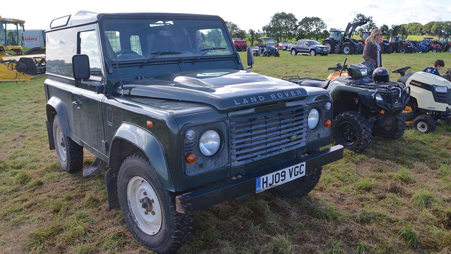 Land Rover Defender