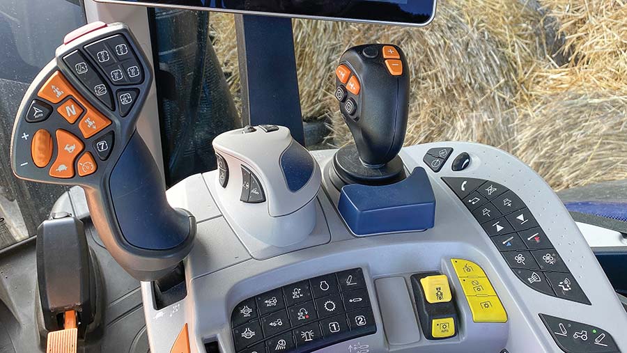 Armrest in a New Holland T7.300 tractor
