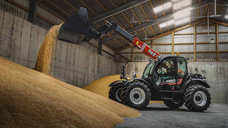 Hydraulic power and function upgrades feature on the latest Case IH Farmlift handlers © Case IH