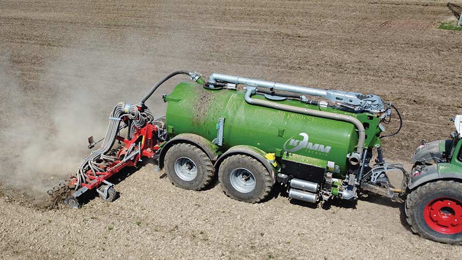 Kumm tanker with an Evers Toric Mono disc and tine injector