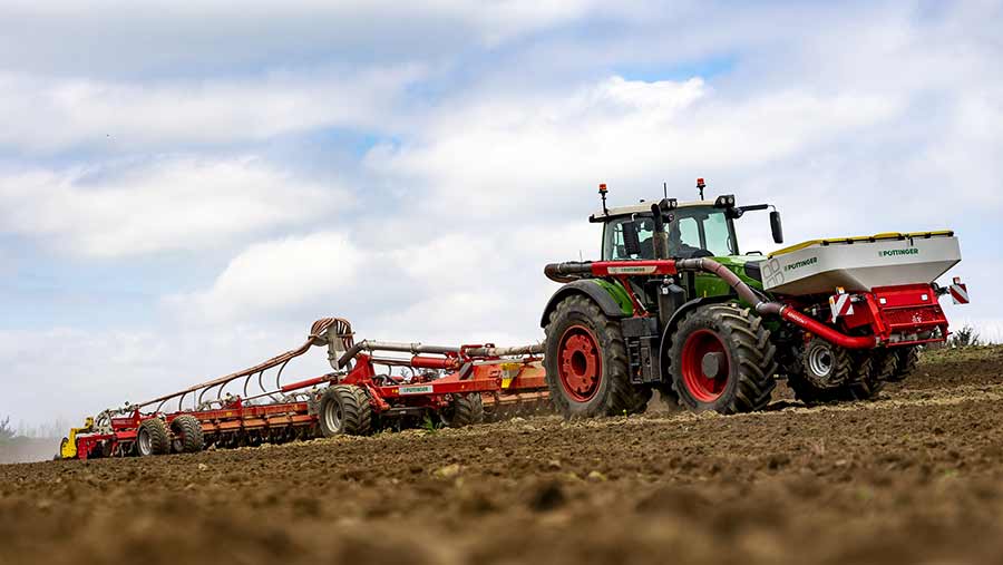 A 10m Terradisc T with the Amico F seed and fertiliser system © Pottinger