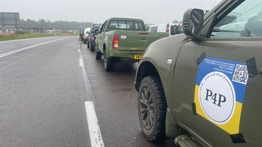 Pickups queuing at the Ukranian border