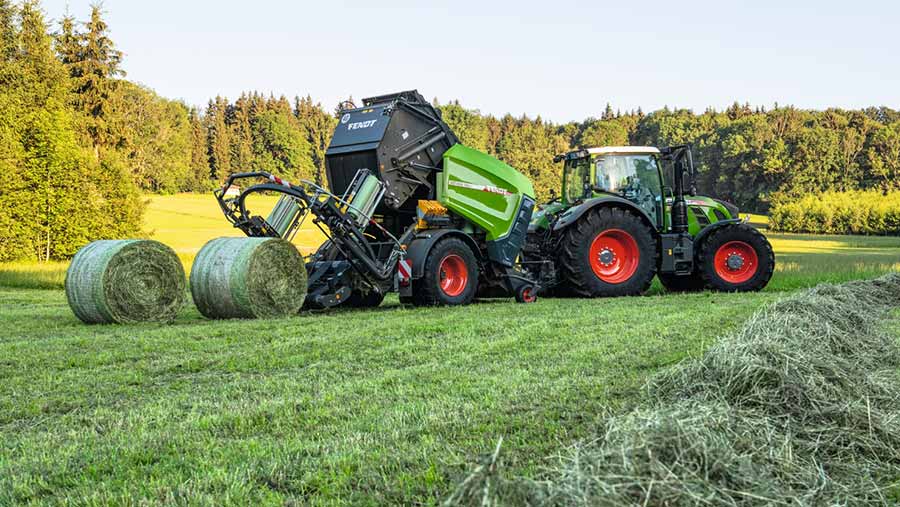 Fendt Rotana’s speedier tailgate lifts output by up to 30 bales a day © Fendt