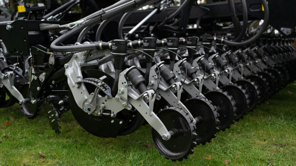 Horizon Gen 3 DSX no-till disc drill row units