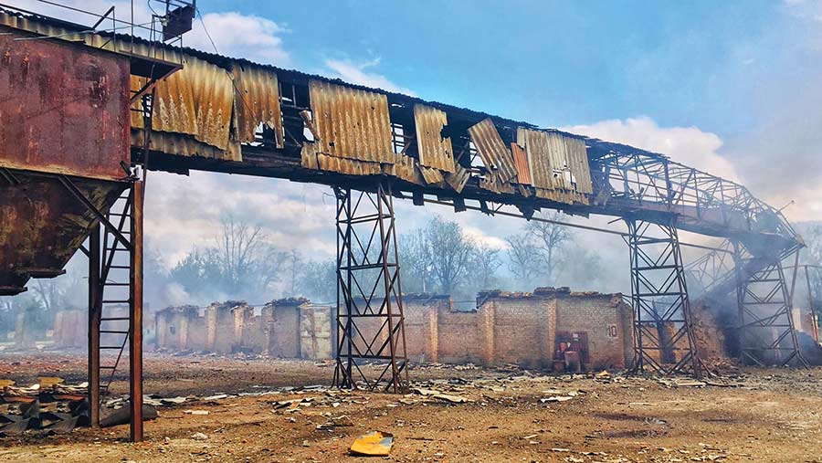 Destroyed Orikhovskiy elevator