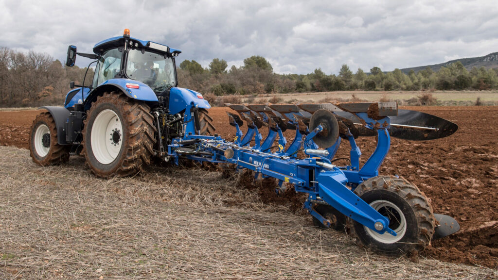 Ploughs carrying the New Holland brand will revert to Overum © New Holland