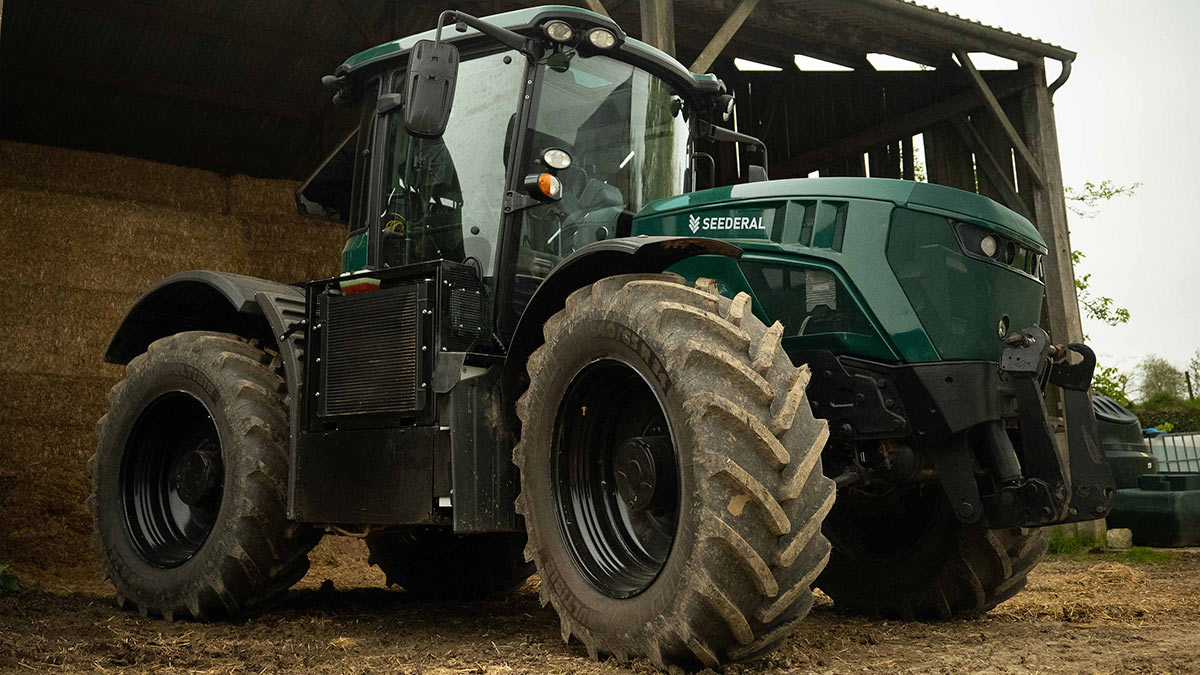 Seederal develops prototype 160hp battery-electric Fastrac - Farmers Weekly