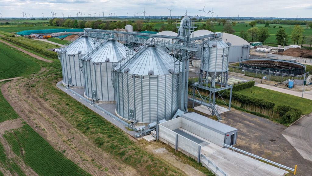 How a Lincs farm dries grain cheaply without fossil fuels – Farmers Weekly