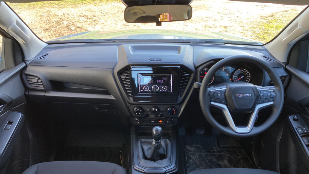 Isuzu D-Max Utility 4x4 interior 