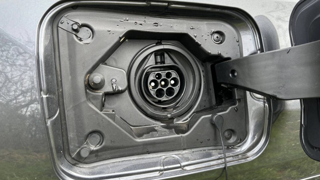 Toyota Rav 4 charging port