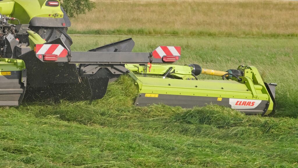 Disco 9300 direct swather © Claas