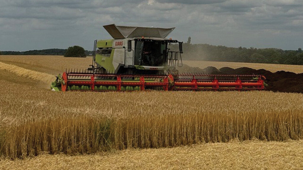Harvest 24 Spring Barley Beats Winter Wheat To The Combine Farmers Harvest 24 Spring Barley Beats Winter Wheat To The Combine Farmers