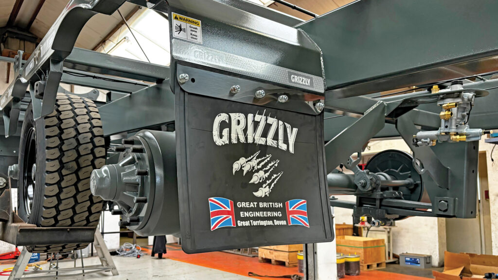 Grizzly potato box trailer in construction