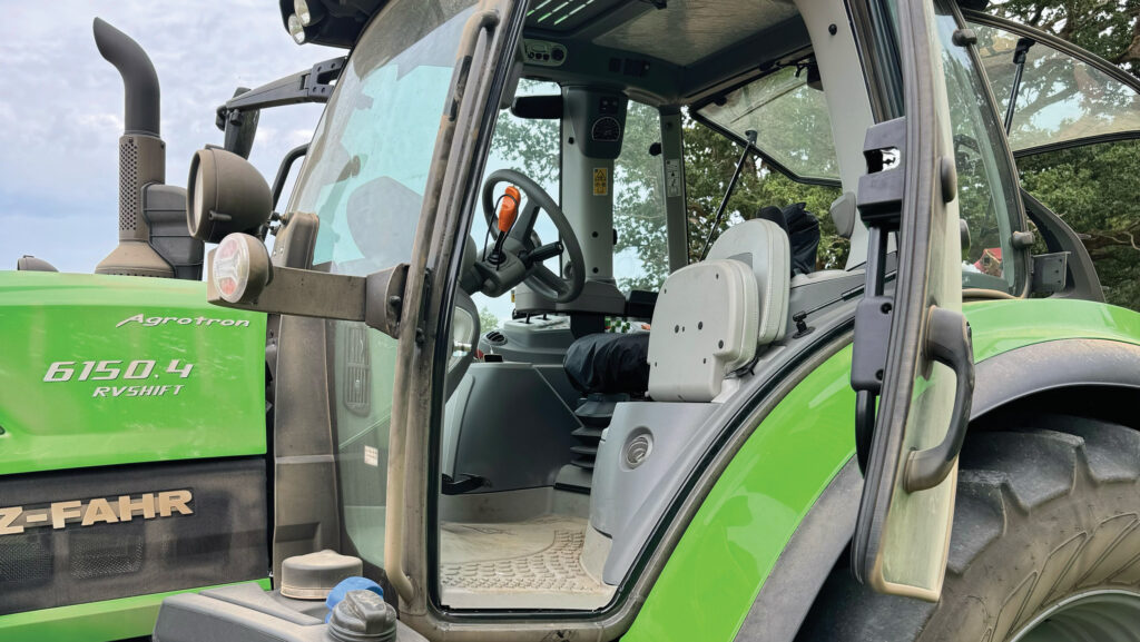 Deutz-Fahr tractor cab access