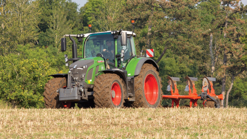 Fendt 620 tractor