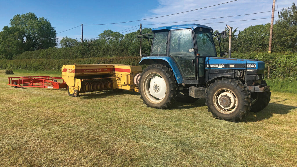 1995 New Holland 6640