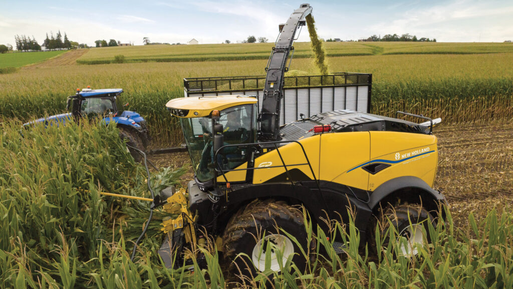 The range-topping 911hp FR920 Forage Cruiser © New Holland