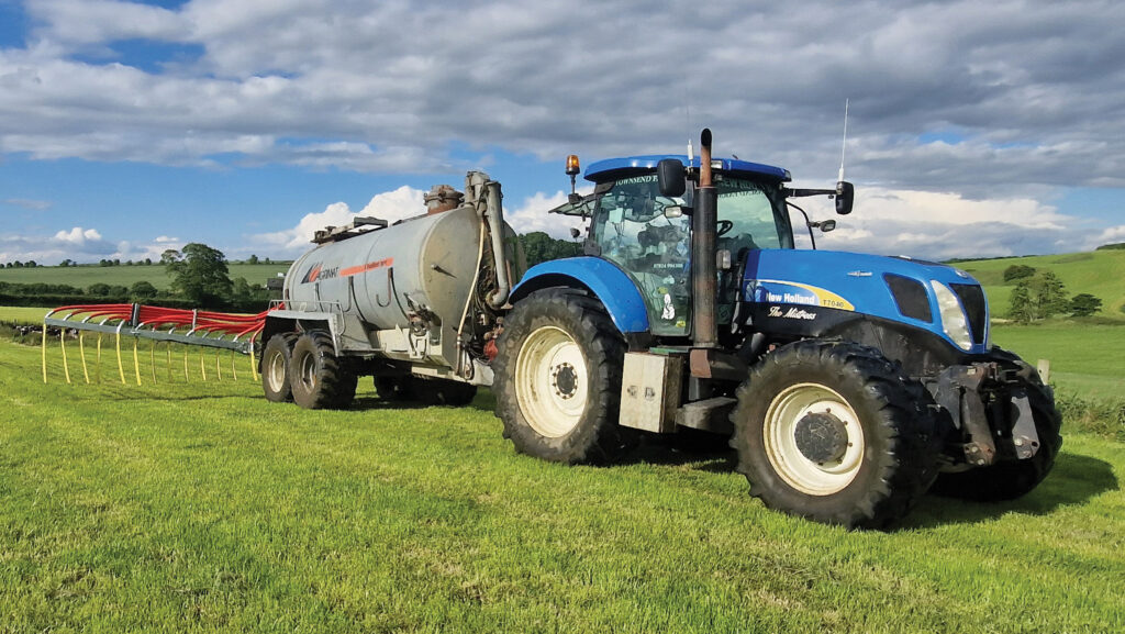 2009 New Holland T7040