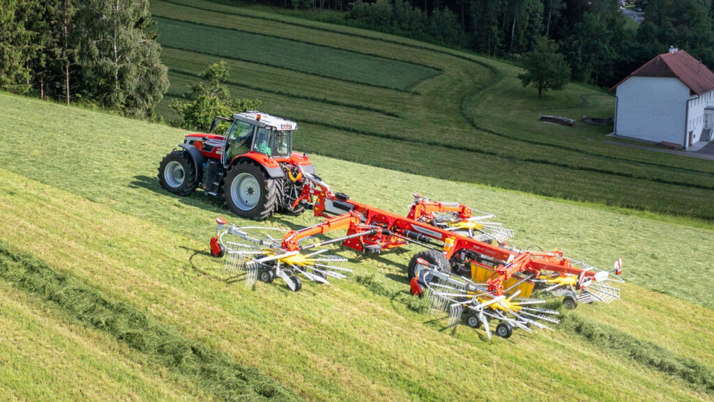 The Pottinger Top VT 12540 C four-rotor grass rake © Pottinger