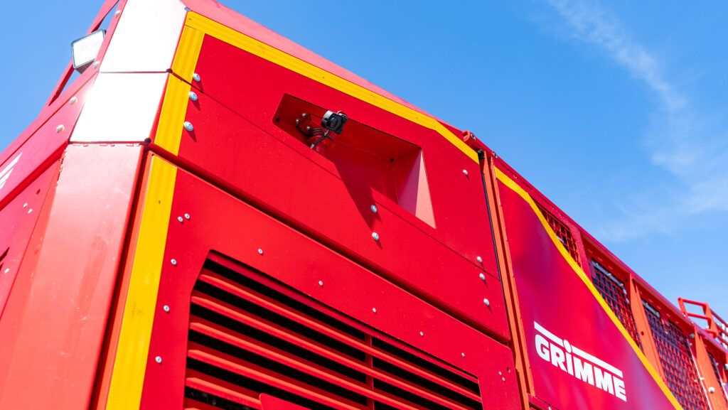 Sideview camera kit on Grimme Rexor