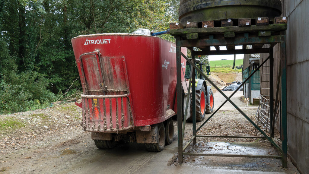 Mixer wagon