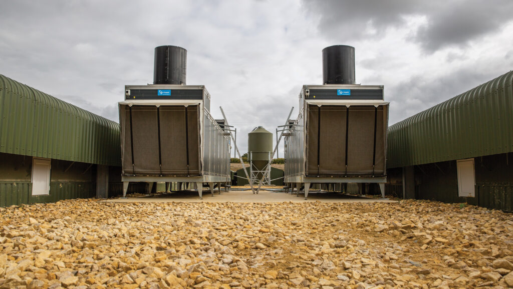 Vencomatic heat exchange unit for poultry shed