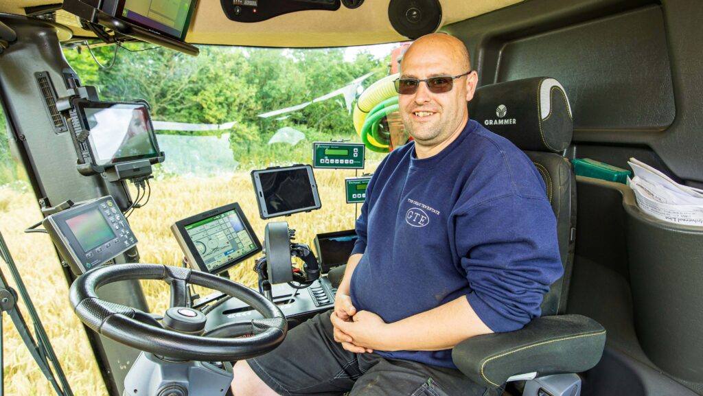 Last year's Farm Sprayer Operator of the Year competition winner Gordon Whittingham © Mick Roberts