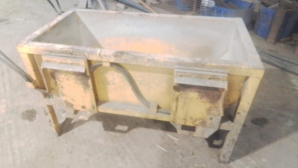 Alan Bourne’s auger feed bucket