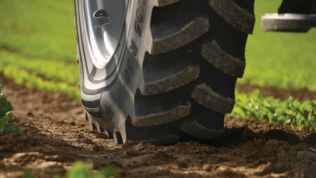 Sidewall flexibility demonstrated by the Traxion CropCare sprayer tyre © Vredestein