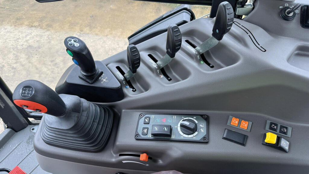 Claas axos controls