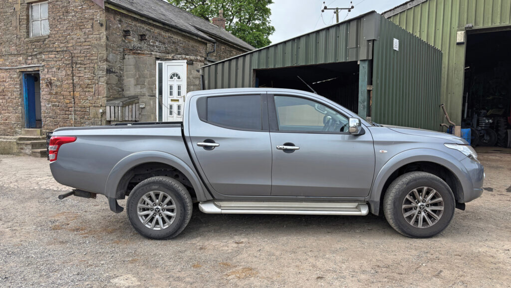 Mitusbishi L200