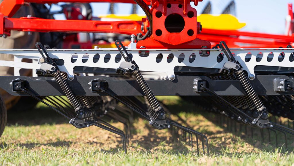 Pottinger Tinecare's quick-change L-shaped tines
