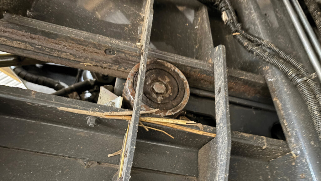 Ram roller bearing on Claas Quadrant 5300 Evolution baler
