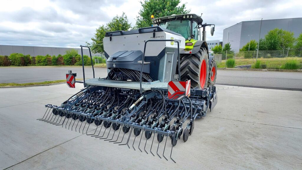 Sky Progress piggy-back drill with the single-disc openers ©Sky